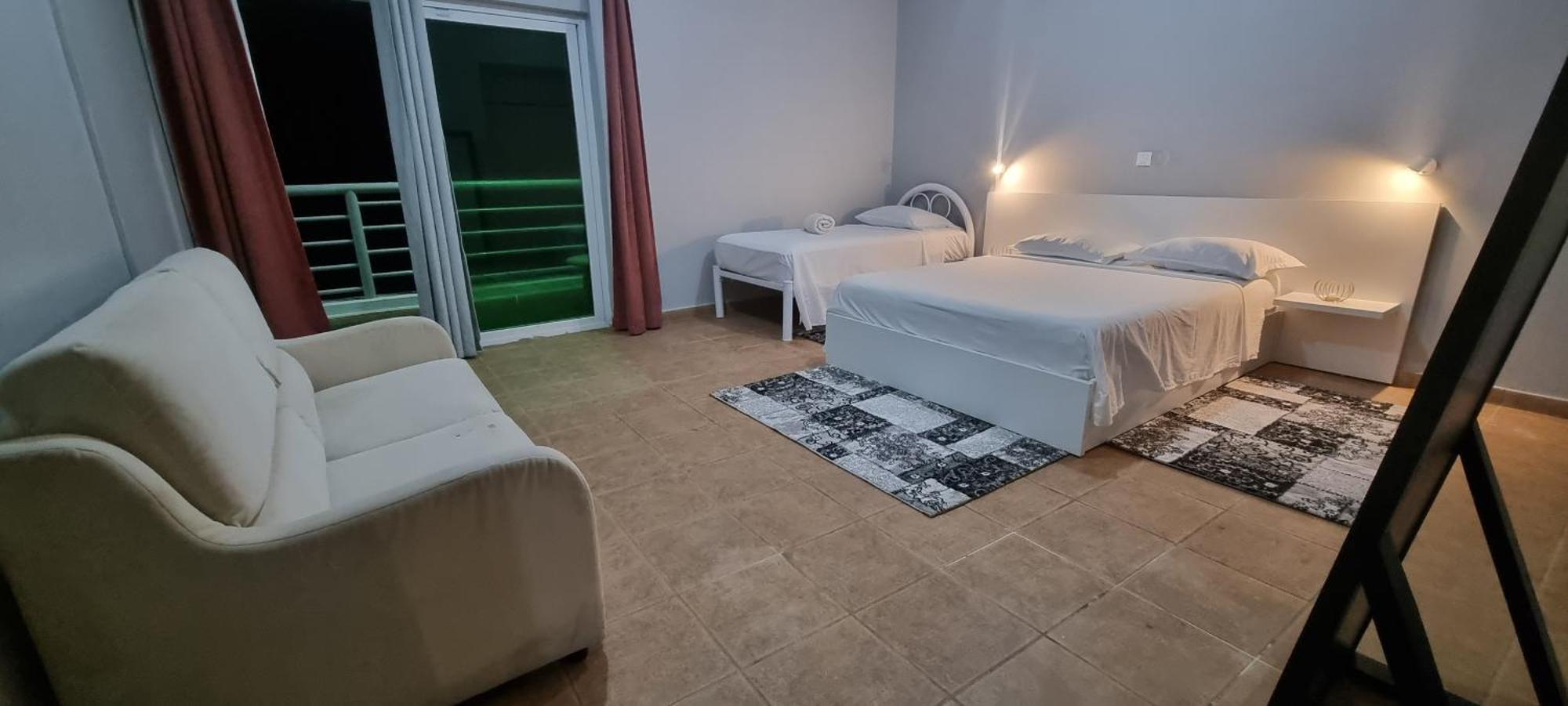 Maresia Guest House Прая Екстериор снимка
